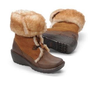 Born shearling boots